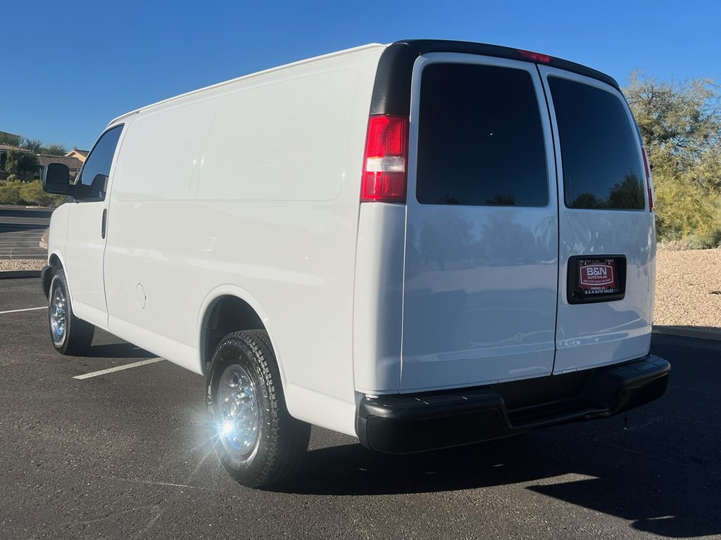 2021 Chevrolet Express Image 3