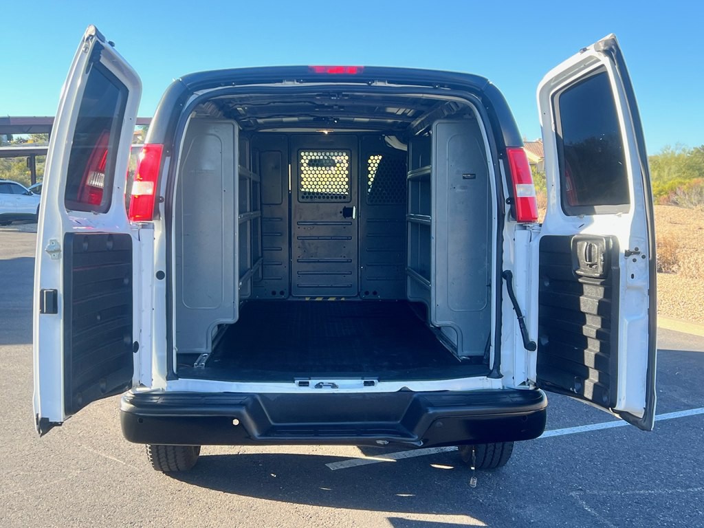 2021 Chevrolet Express Image 5