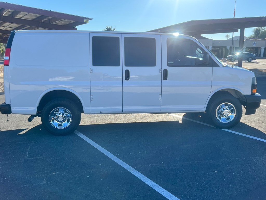 2021 Chevrolet Express Image 7