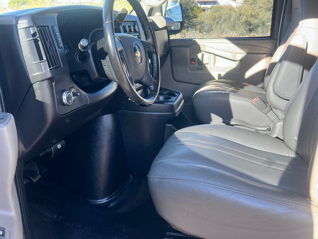 2021 Chevrolet Express Image 20