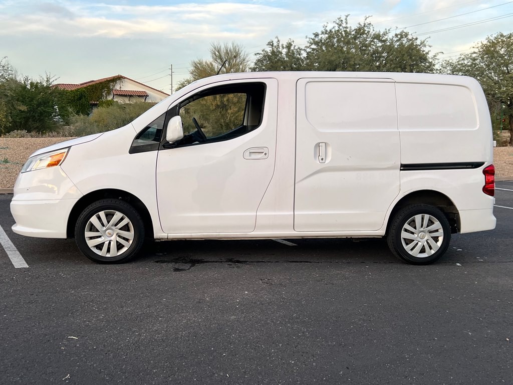 2017 Chevrolet Express Image 2