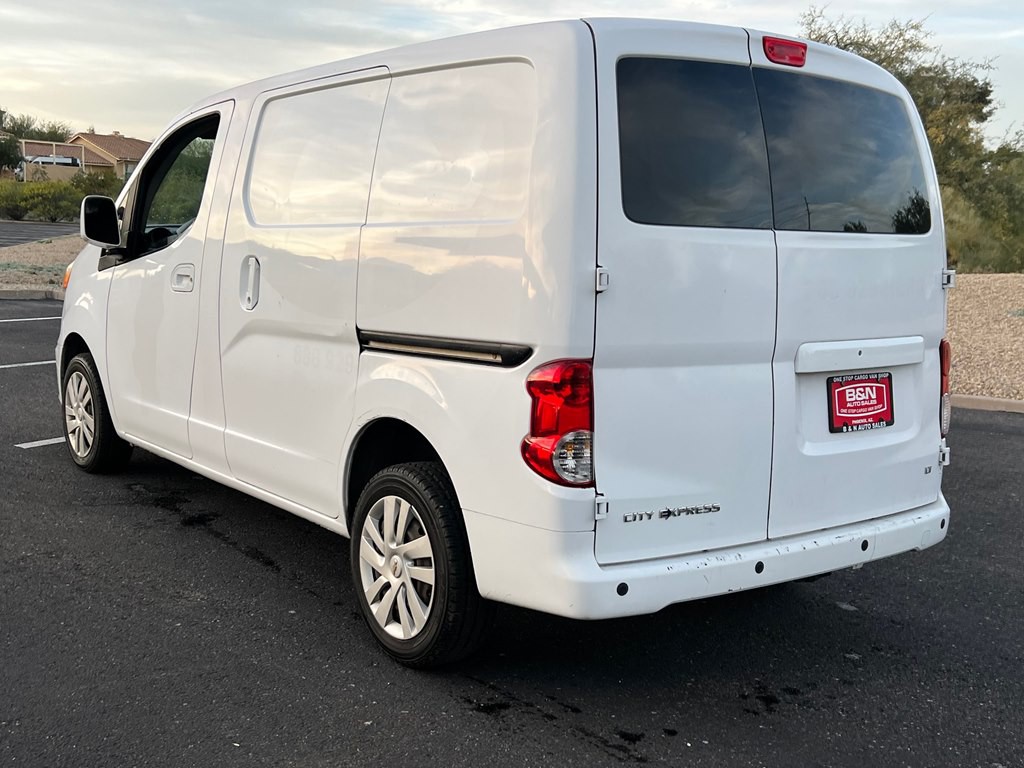 2017 Chevrolet Express Image 3