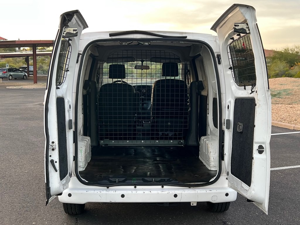 2017 Chevrolet Express Image 5