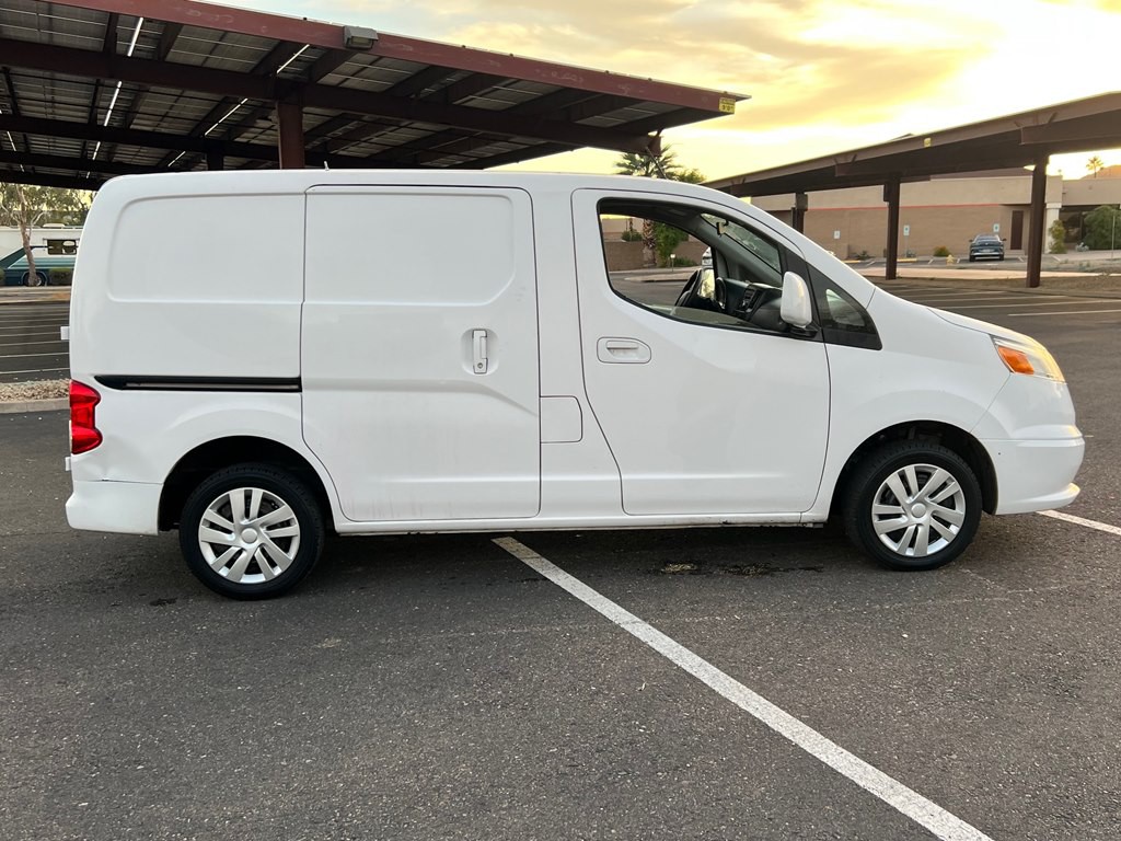 2017 Chevrolet Express Image 7