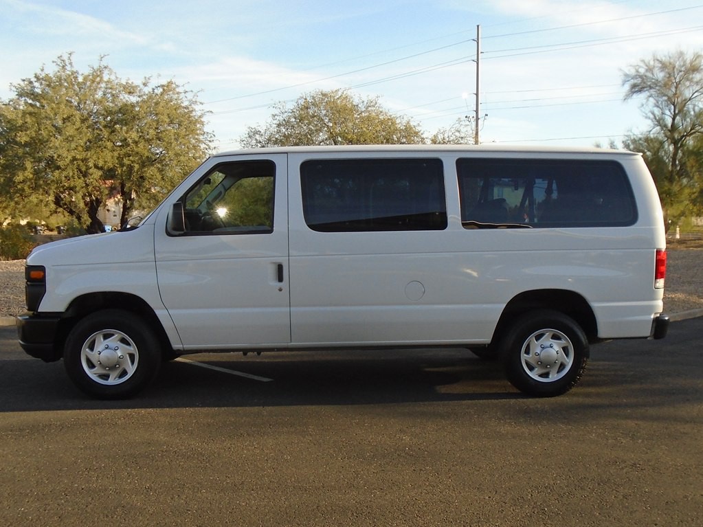 2013 Ford Econoline Image 2