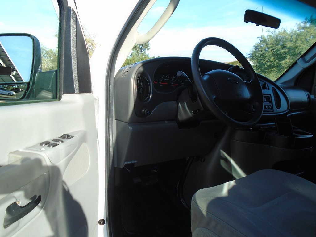 2013 Ford Econoline Image 18