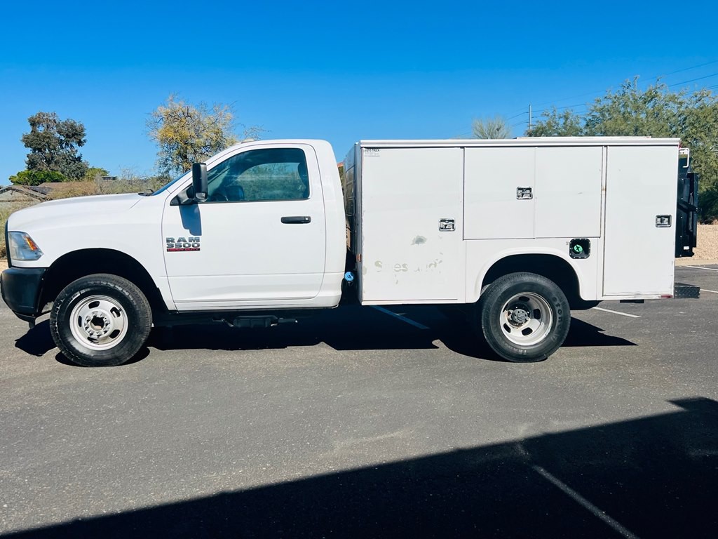 2015 RAM 3500 Image 2