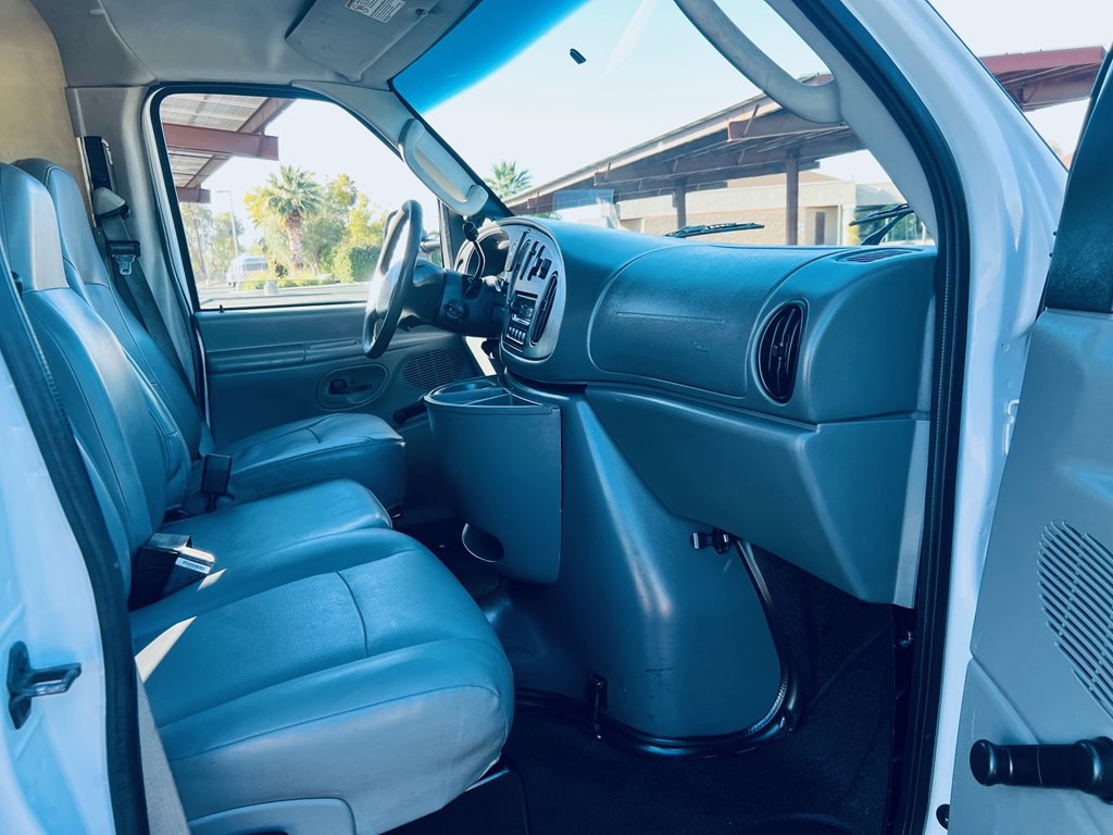 2007 Ford Econoline Image 9