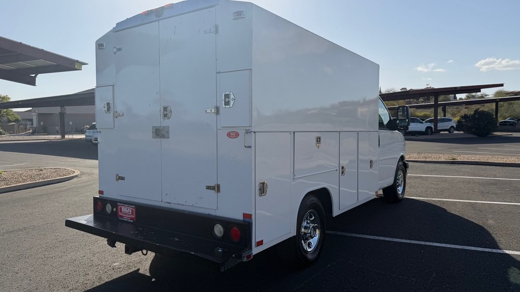 2017 Chevrolet Express Image 5