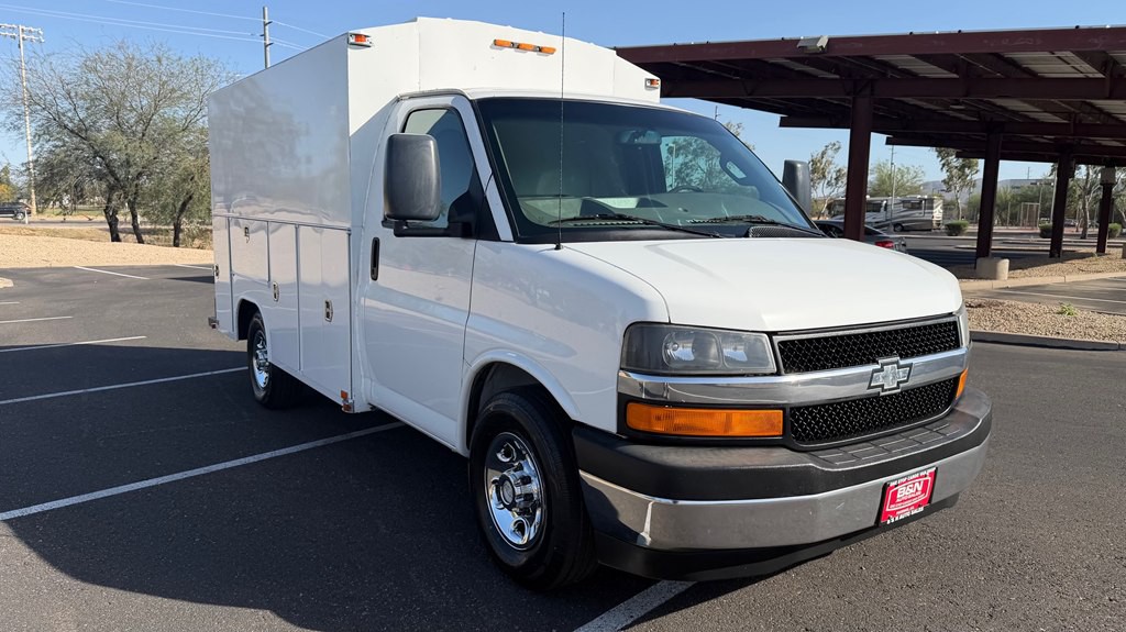 2017 Chevrolet Express Image 18