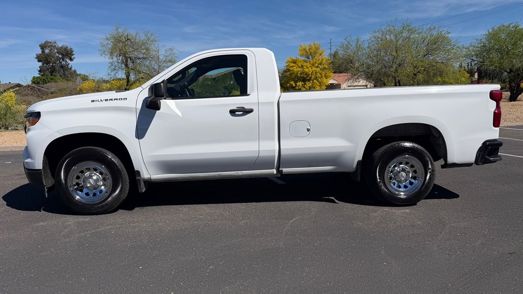 2023 Chevrolet Silverado 1500 Image 2