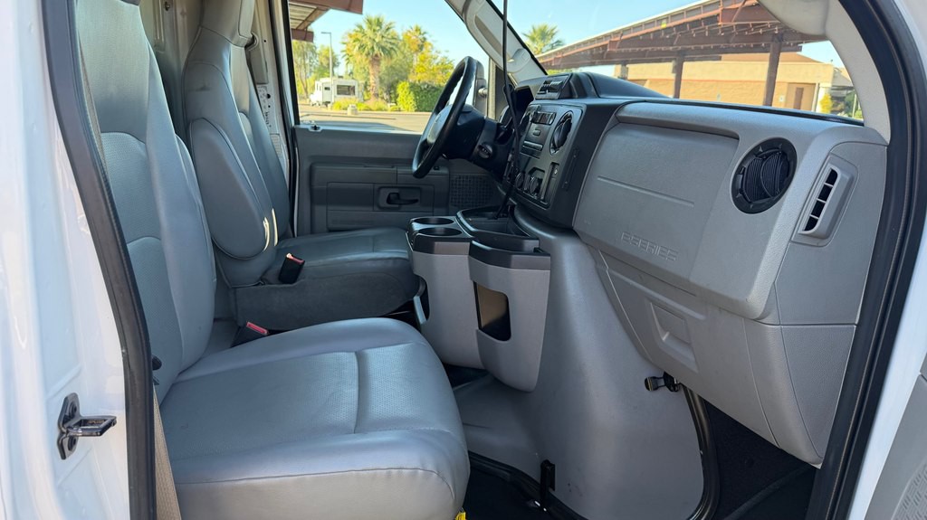 2018 Ford Econoline Image 8