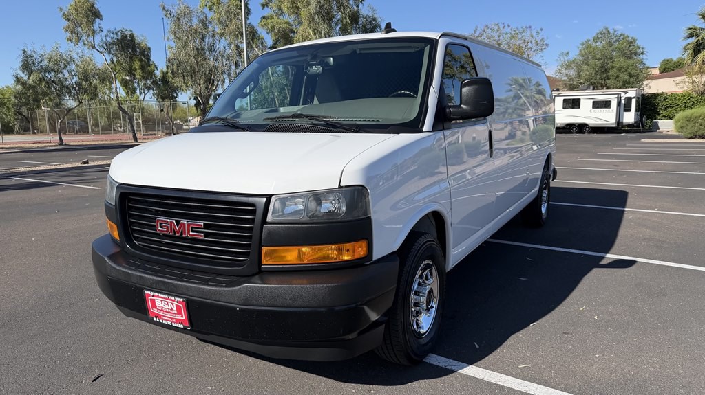2022 GMC Savana Image 1