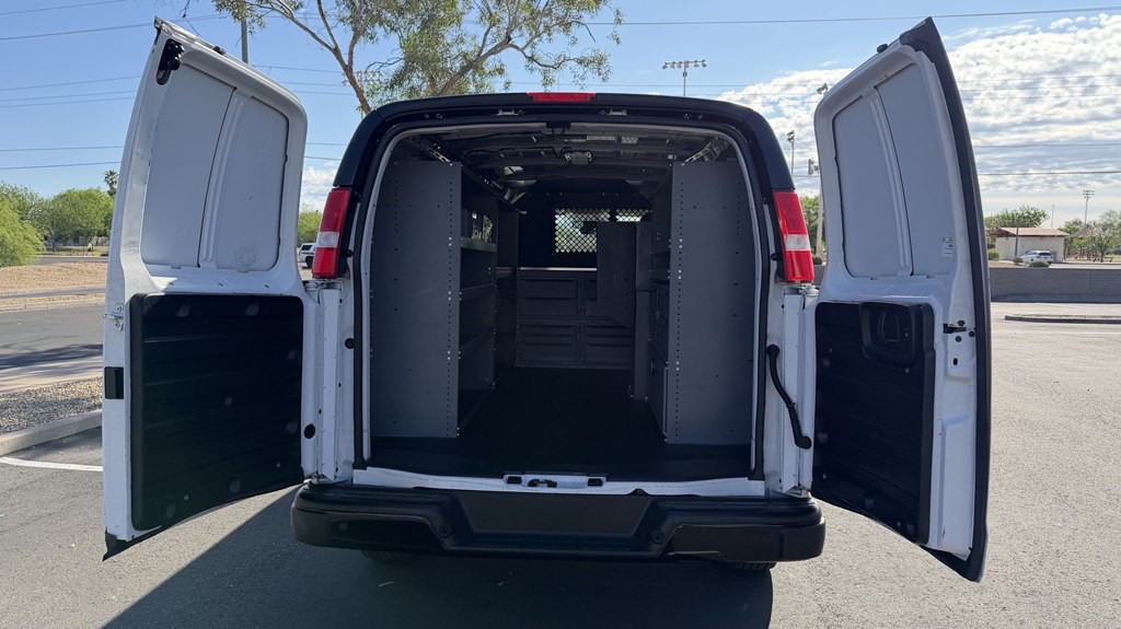 2022 GMC Savana Image 4