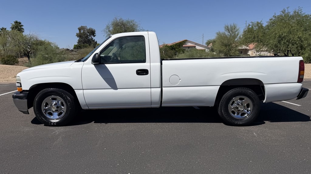 2001 Chevrolet Silverado 1500 Image 2