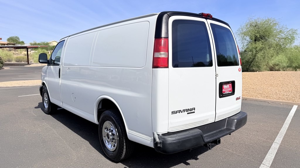 2015 GMC Savana Image 3