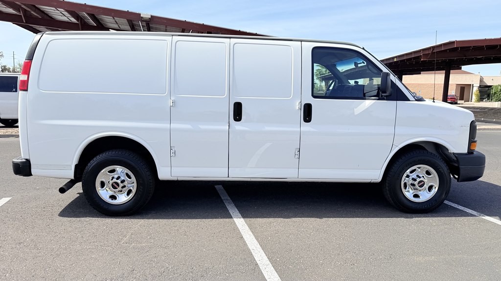 2015 GMC Savana Image 6