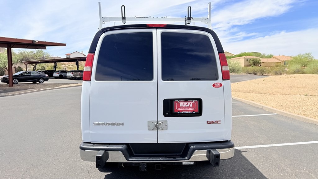 2017 GMC Savana Image 4