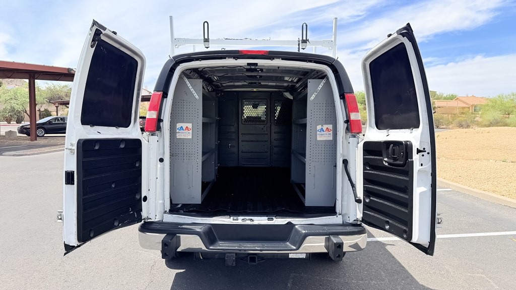 2017 GMC Savana Image 5