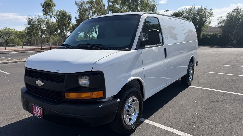 2013 Chevrolet Express Image 1