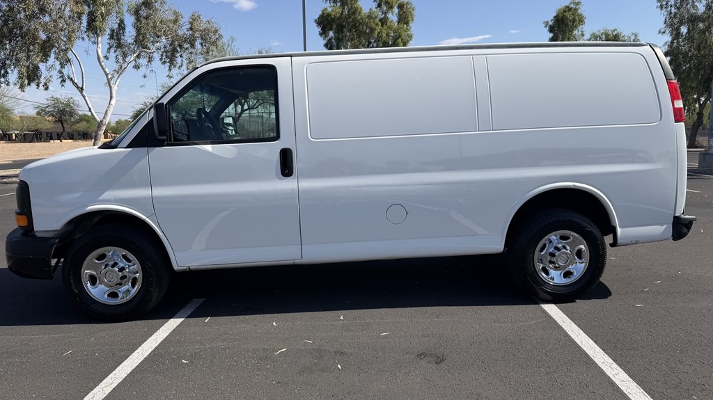 2013 Chevrolet Express Image 2
