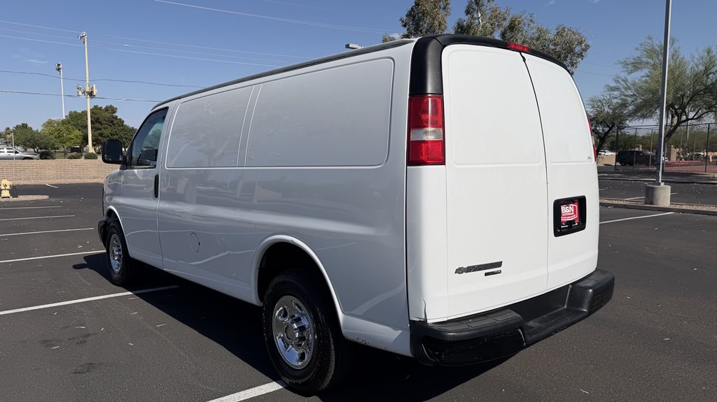 2013 Chevrolet Express Image 3