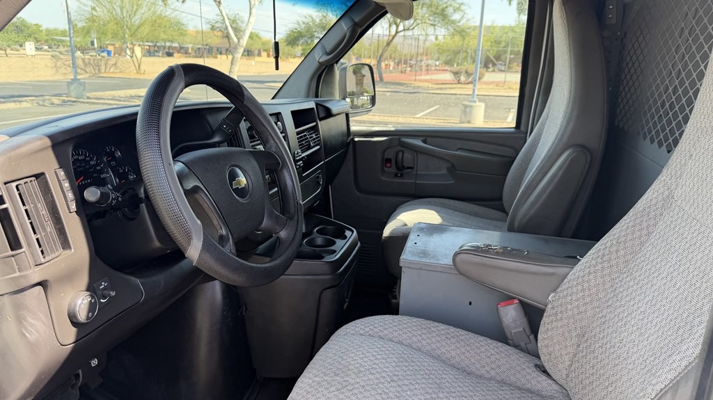 2013 Chevrolet Express Image 10