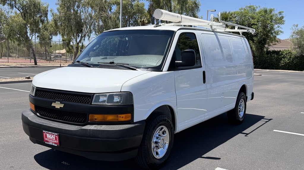 2018 Chevrolet Express Image 1