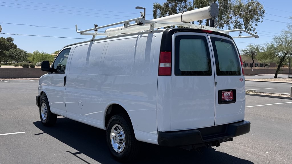 2018 Chevrolet Express Image 3
