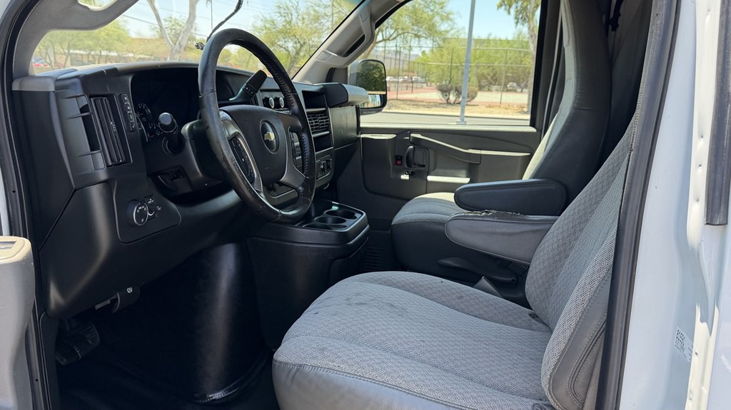 2018 Chevrolet Express Image 10