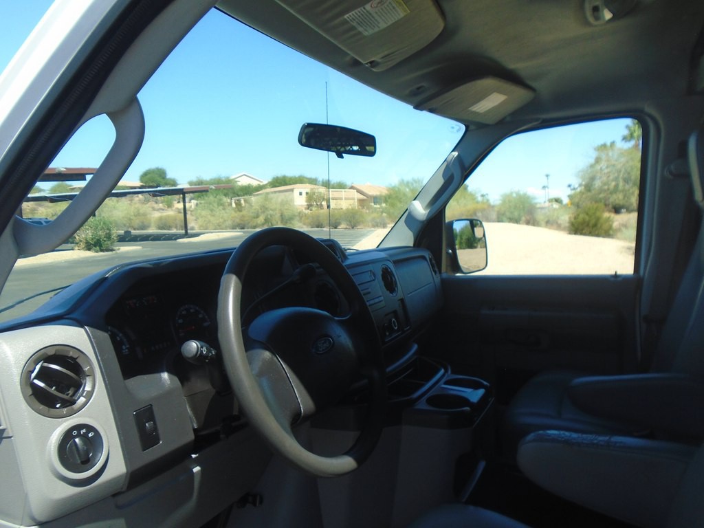 2010 Ford Econoline Image 12