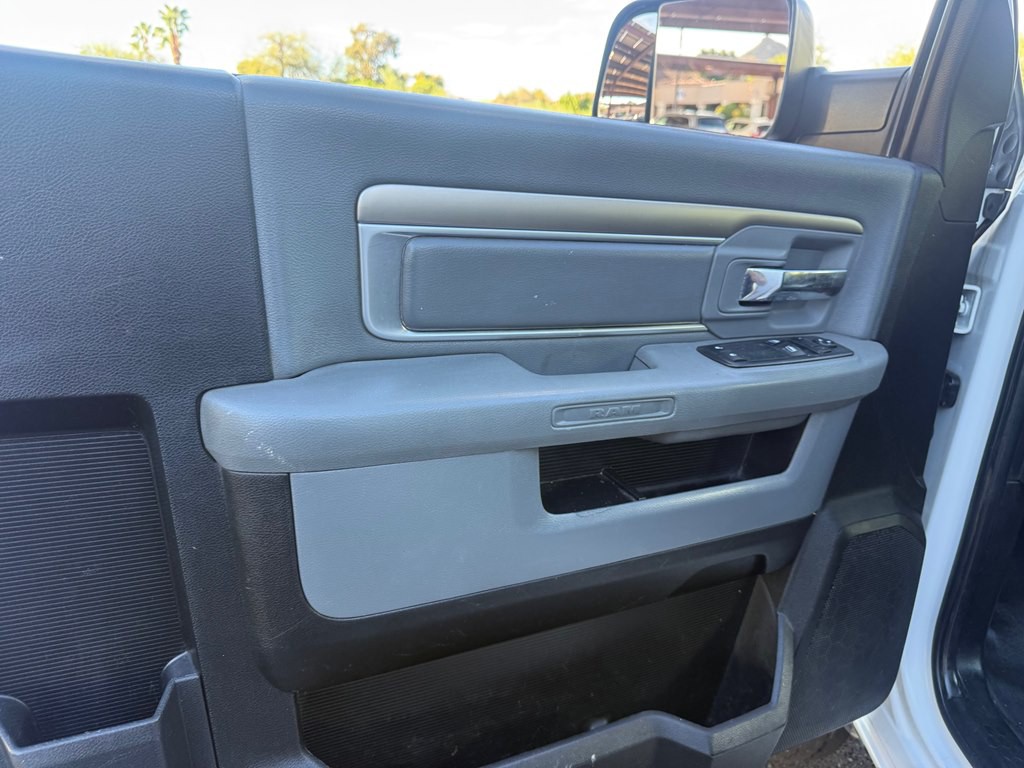 2015 RAM 3500 Image 9
