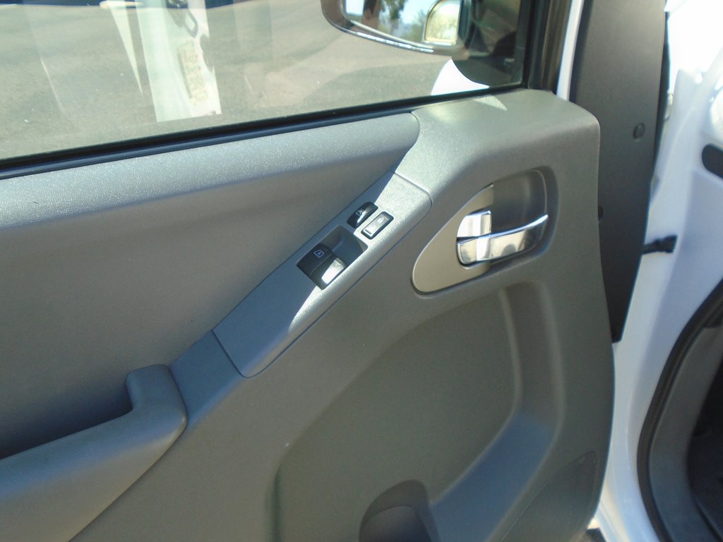 2020 Nissan Frontier Image 11