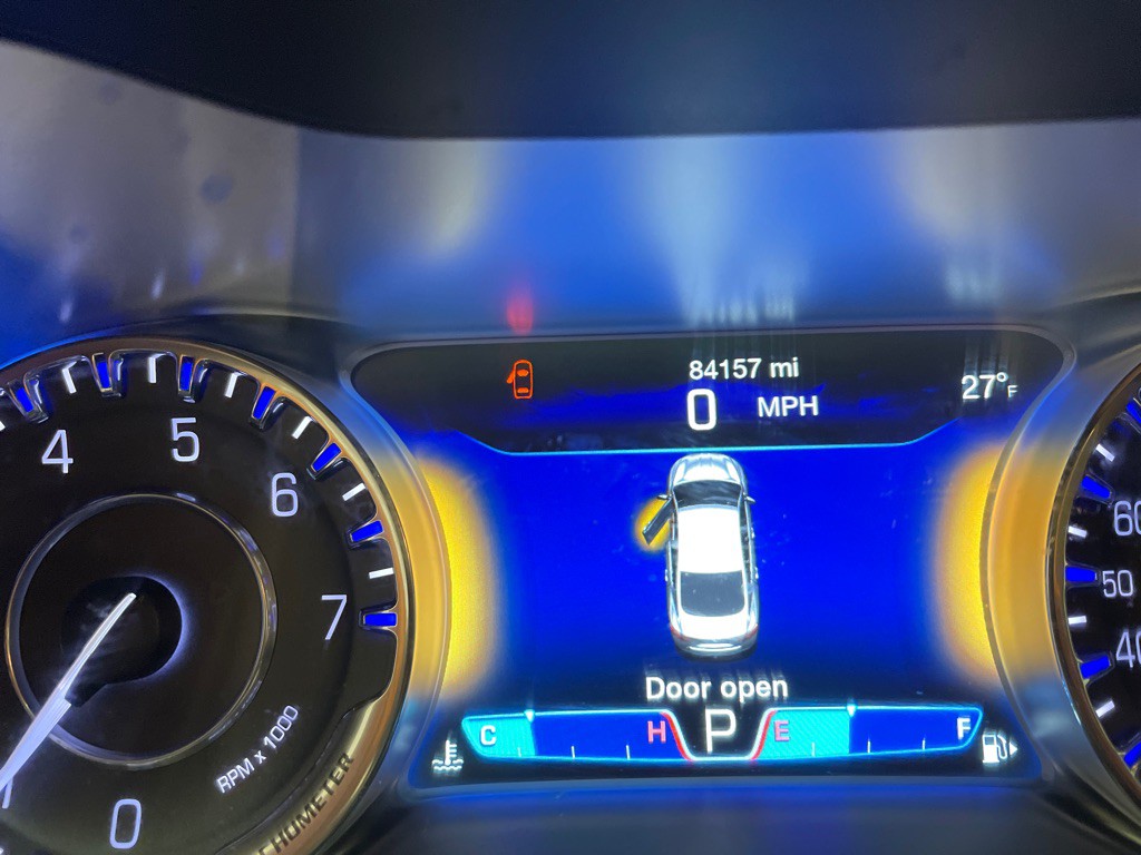 2016 Chrysler 200 Image 24