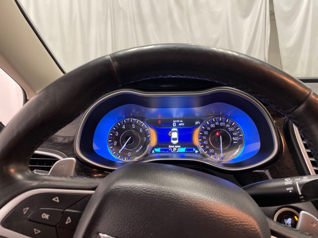2016 Chrysler 200 Image 25