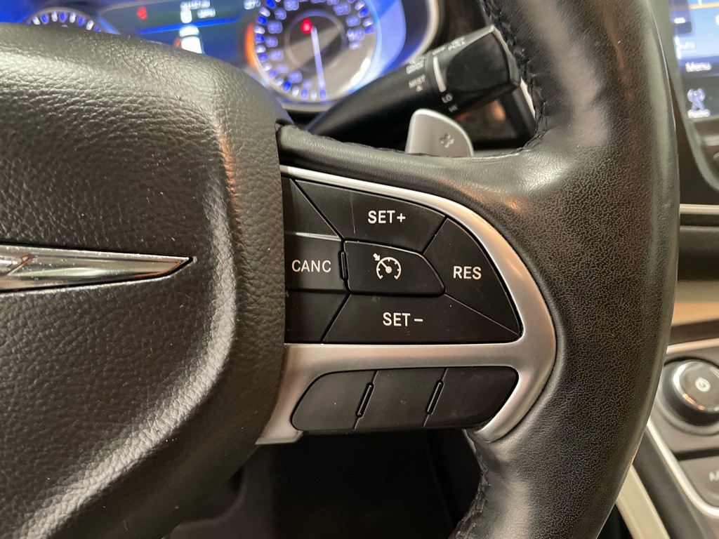 2016 Chrysler 200 Image 30