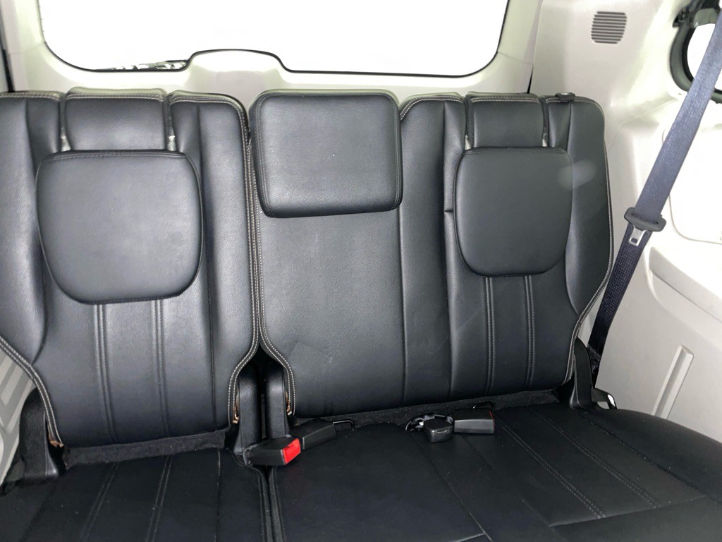 2016 Chrysler Town & Country Image 22