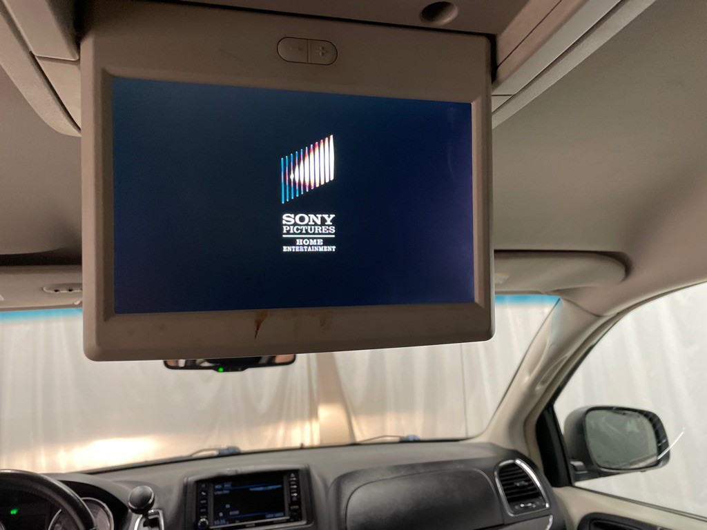 2016 Chrysler Town & Country Image 31