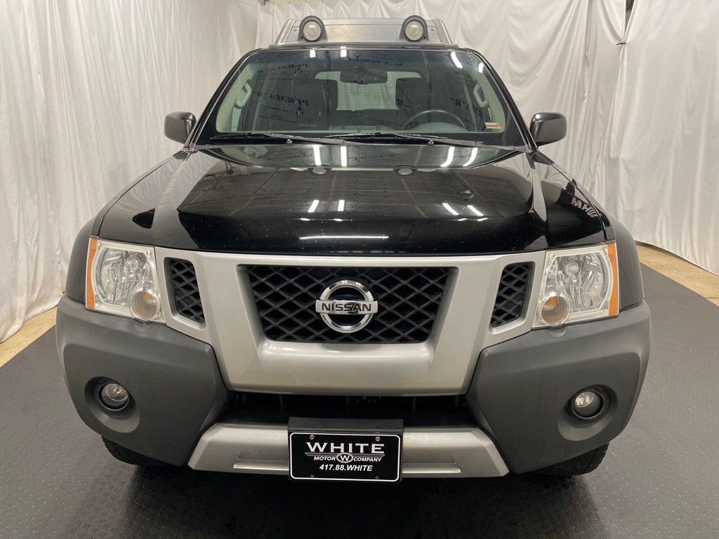 2015 Nissan Xterra Image 2