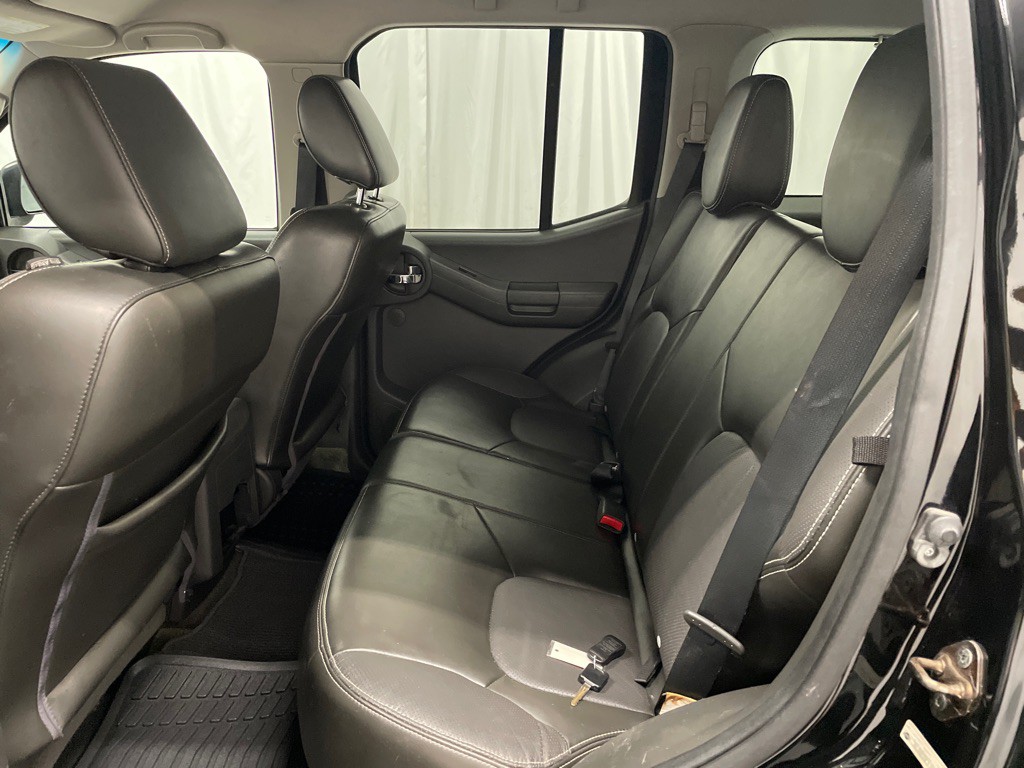 2015 Nissan Xterra Image 12