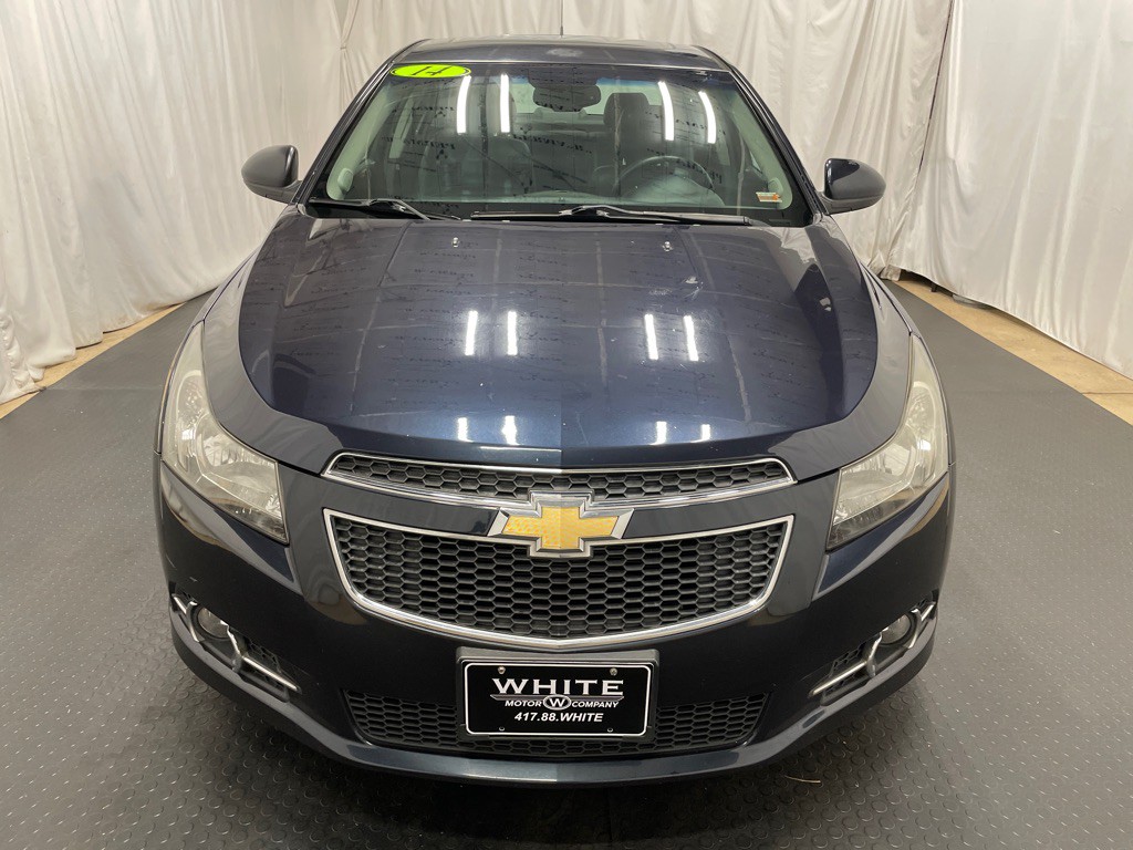 2014 Chevrolet Cruze Image 2