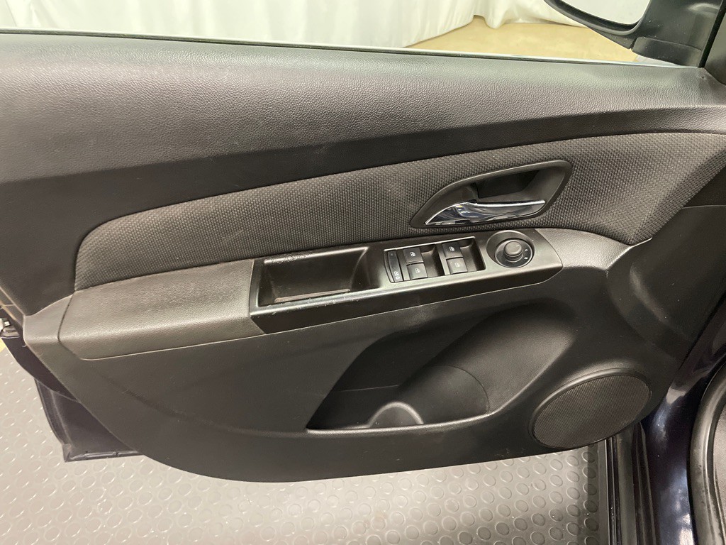 2014 Chevrolet Cruze Image 11