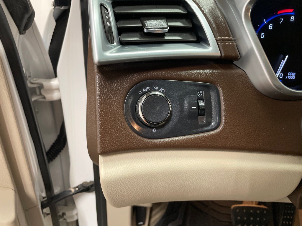 2015 Cadillac SRX Image 32