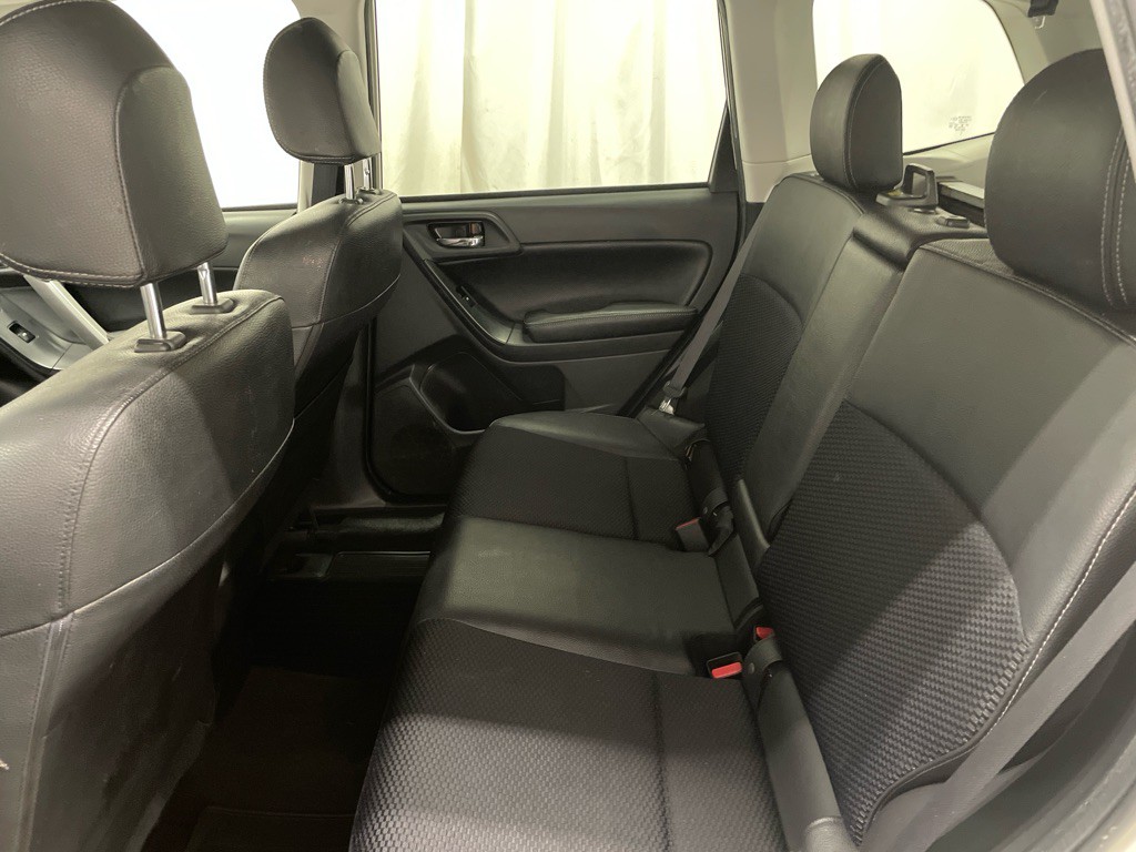 2015 Subaru Forester Image 12
