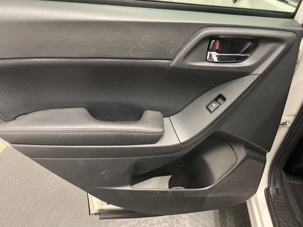 2015 Subaru Forester Image 15
