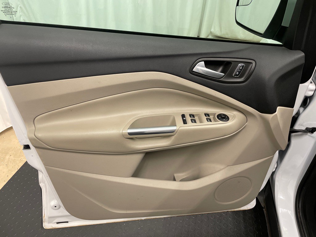 2016 Ford Escape Image 11