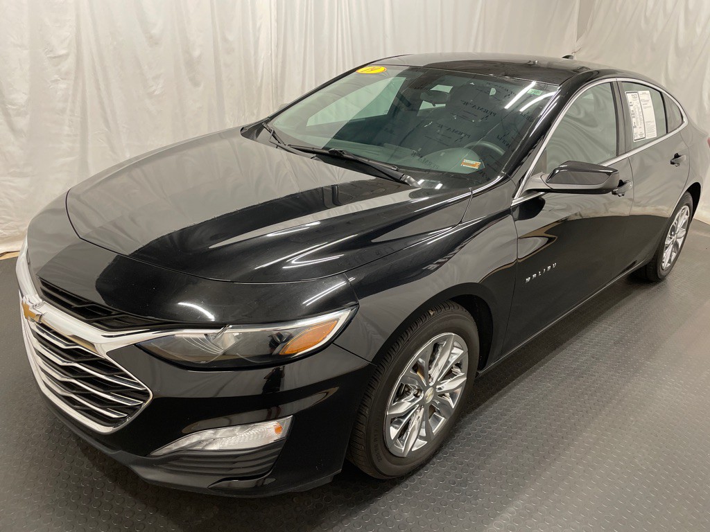 2019 Chevrolet Malibu Image 1