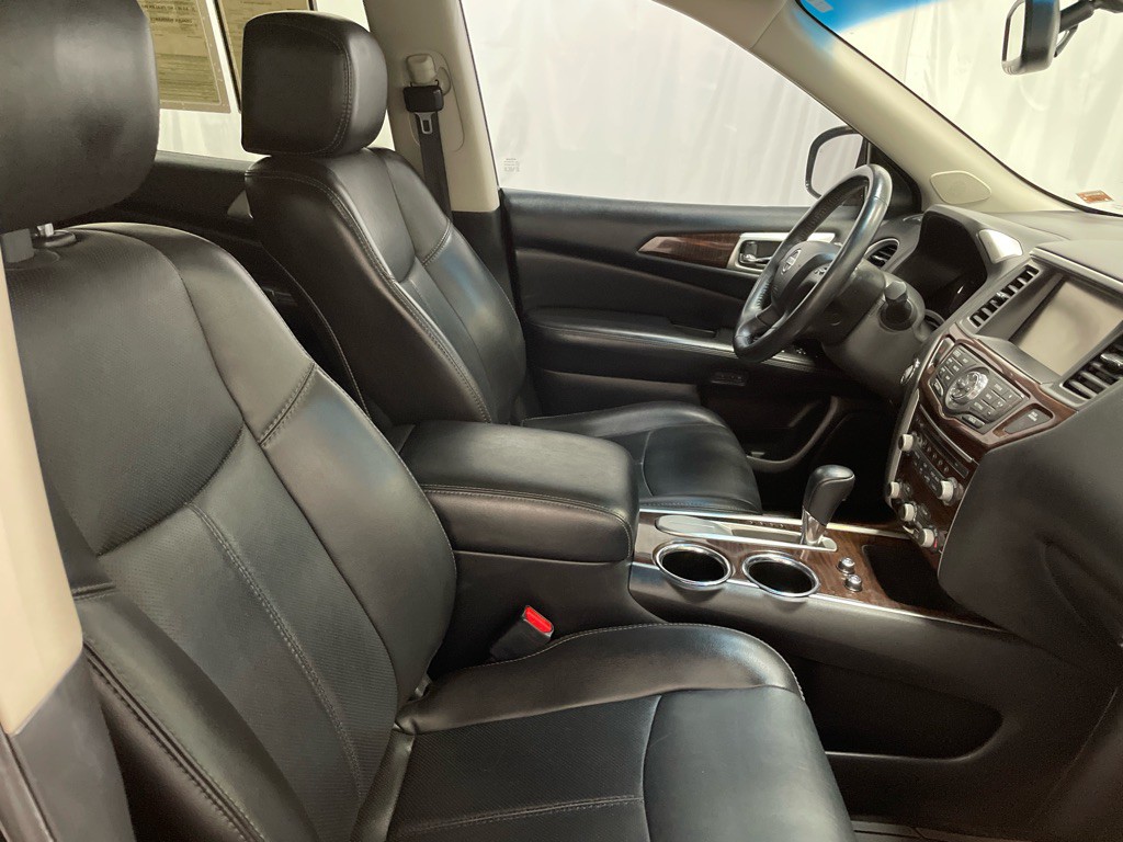 2014 Nissan Pathfinder Image 16