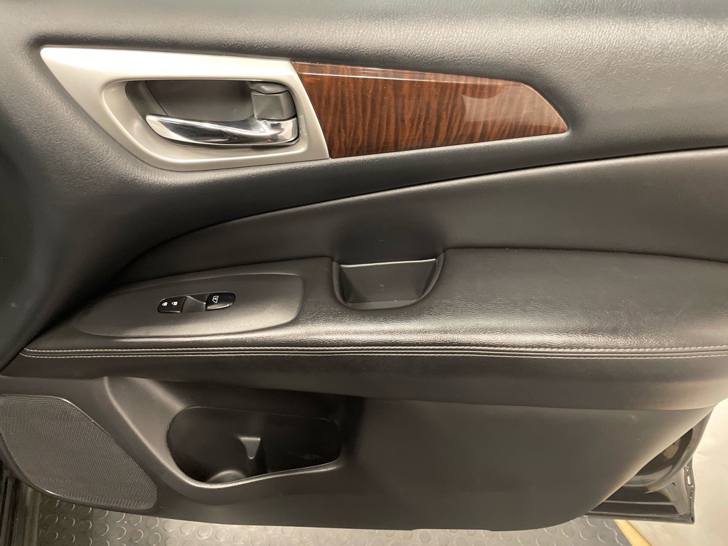2014 Nissan Pathfinder Image 19