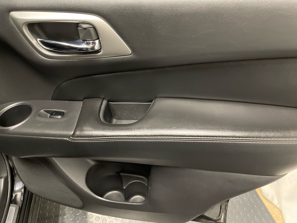 2014 Nissan Pathfinder Image 23